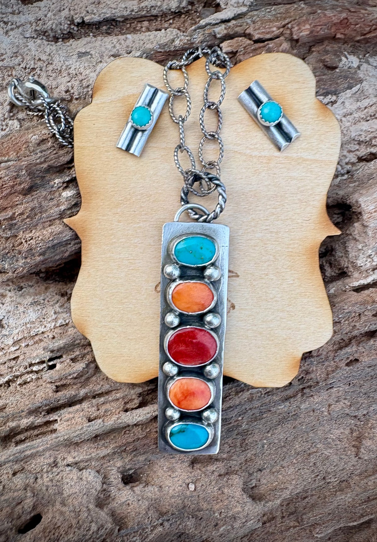 Canyon Crawler Necklace Med.