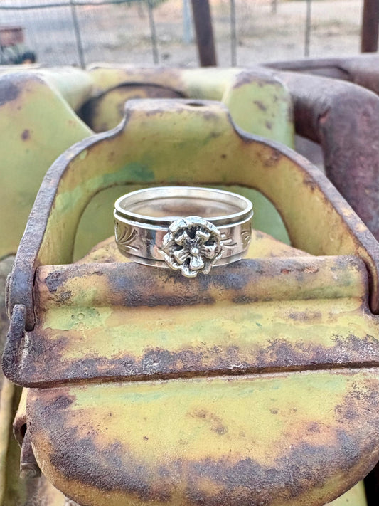 Sterling flower Ring