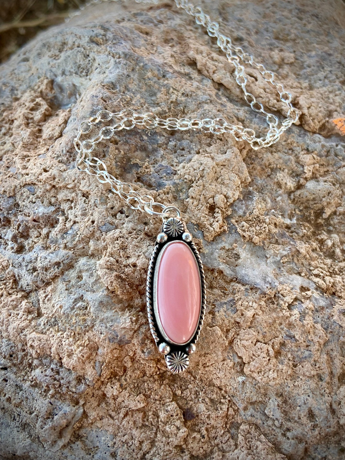 Hey, Queen! Necklace